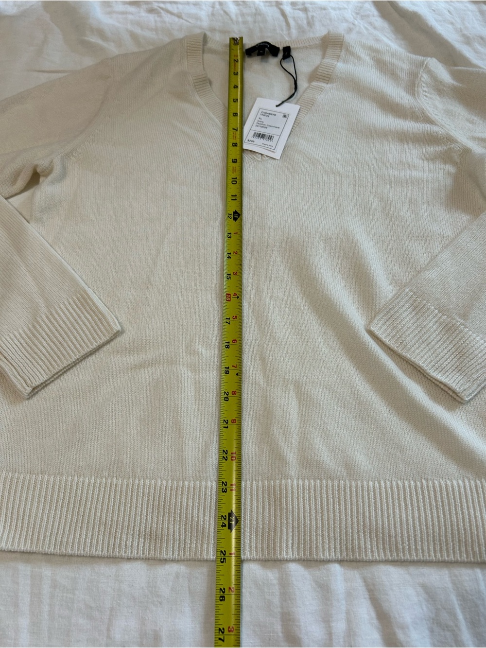 Theory Featherweight Cashmere Ivory Cream V-Neck Sweater - Picture 3 of 5